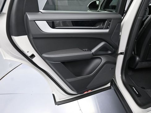 New 2026 Porsche Cayenne S image 23