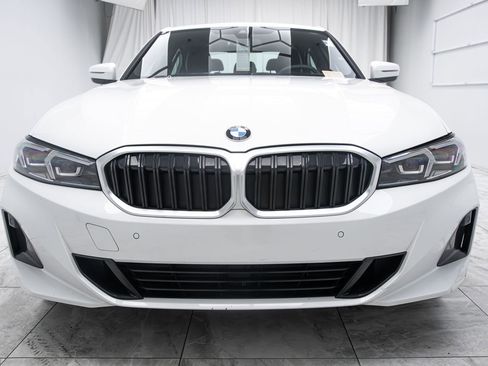 Used 2025 BMW 330i xDrive Sedan w/ Convenience Package AWD/4WD image 5