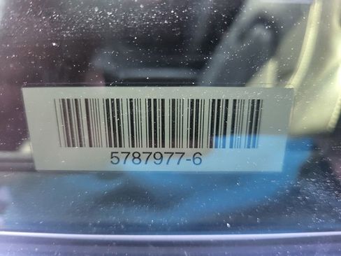 Used 2025 Chrysler Pacifica Select image 9