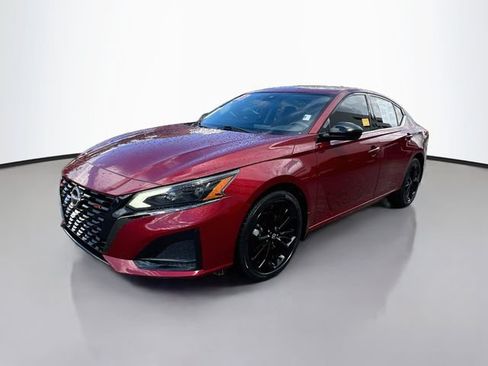 Used 2023 Nissan Altima 2.5 SR AWD/4WD image 4