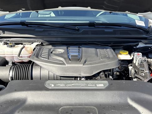 Used 2024 Jeep Wagoneer Series II image 37