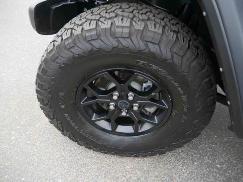 Used 2024 Jeep Wrangler Unlimited image 12