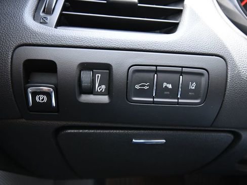 Used 2015 Chevrolet Impala LTZ FWD image 22