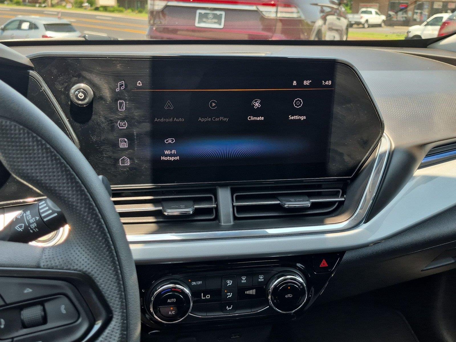 Used 2025 Chevrolet Trax LT FWD image 24