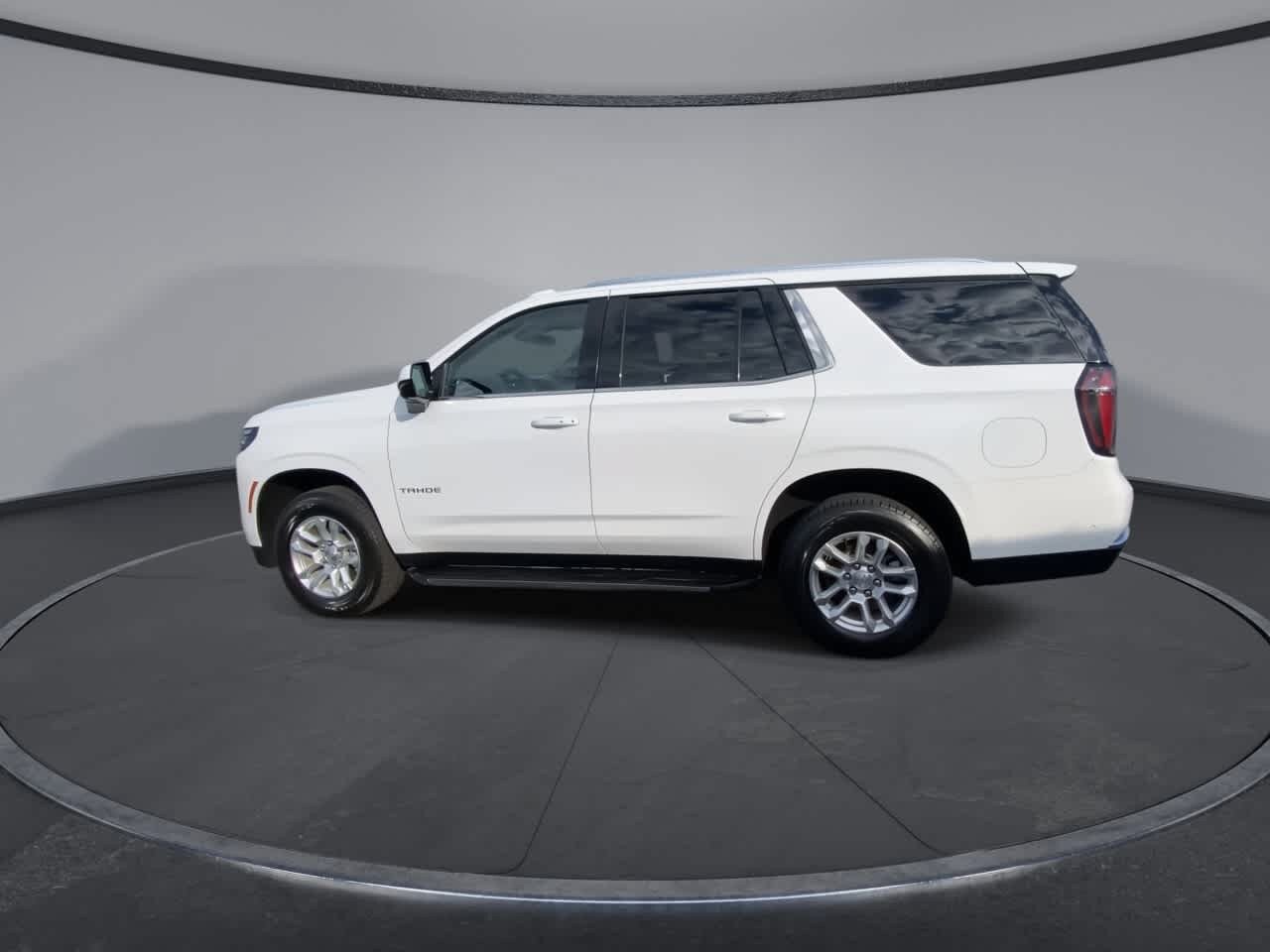 Used 2025 Chevrolet Tahoe LT AWD/4WD image 5