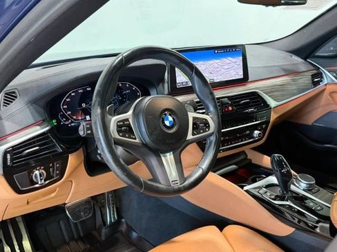 Used 2023 BMW M550i xDrive w/ Parking Assistance Package image 14