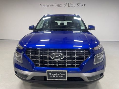 Used 2024 Hyundai Venue Limited FWD image 8