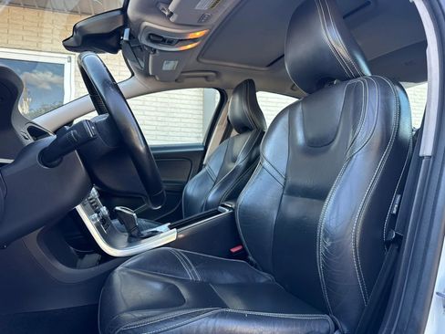 Used 2017 Volvo S60 T5 Dynamic FWD image 14