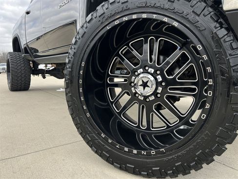 Used 2024 Chevrolet Silverado 2500 LTZ w/ LTZ Plus Package image 10