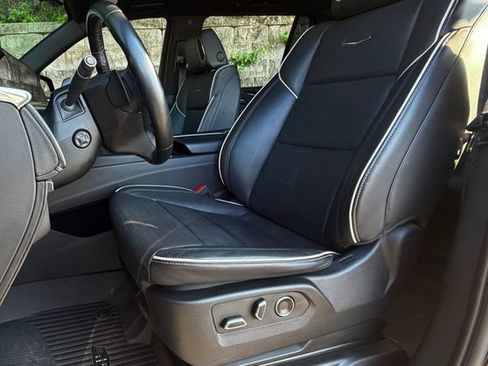 Used 2023 Cadillac Escalade ESV Sport w/ Touring Package AWD/4WD image 16