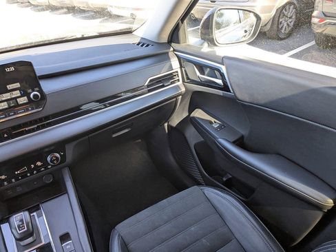 Used 2024 Mitsubishi Outlander SE image 15