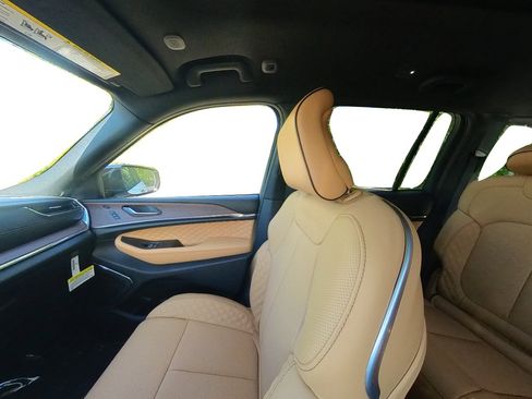 New 2025 Jeep Grand Cherokee Summit image 60