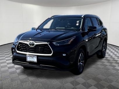 Used 2024 Toyota Highlander XLE