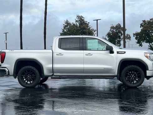 Used 2022 GMC Sierra 1500 Elevation image 3