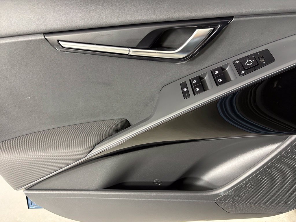 New 2026 Kia Niro EX FWD image 19