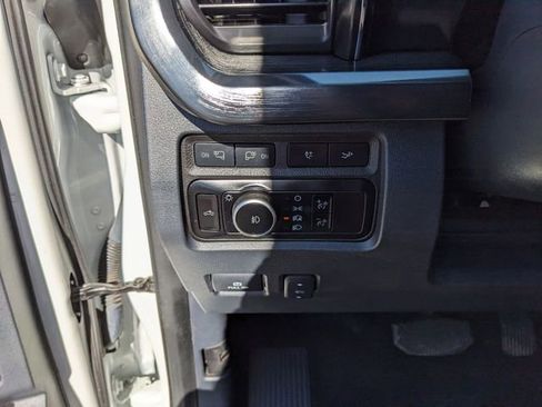 Used 2024 Ford F250 Lariat w/ FX4 Off-Road Package image 30