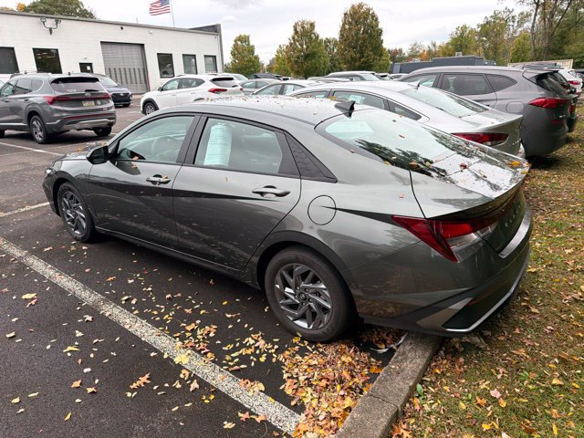 Used 2024 Hyundai Elantra SEL FWD image 7