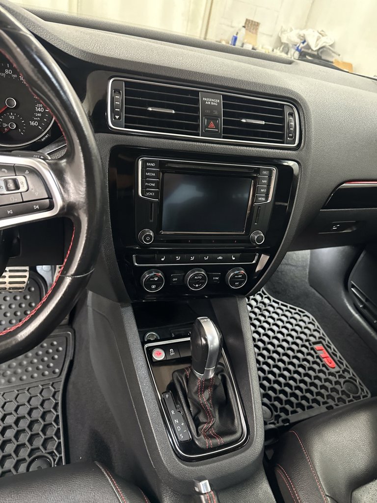 Used 2016 Volkswagen Jetta GLI SEL FWD image 16