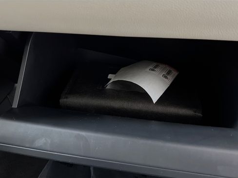 Used 2025 Toyota Corolla LE image 34