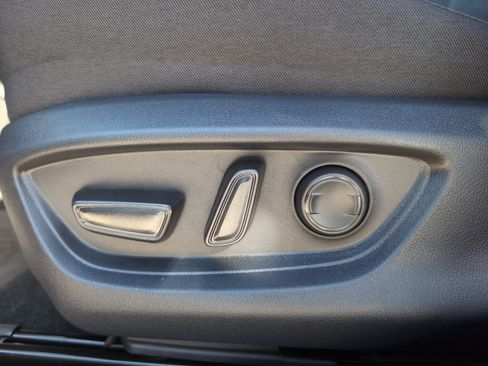 Used 2025 Toyota Camry LE w/ Convenience Package image 16