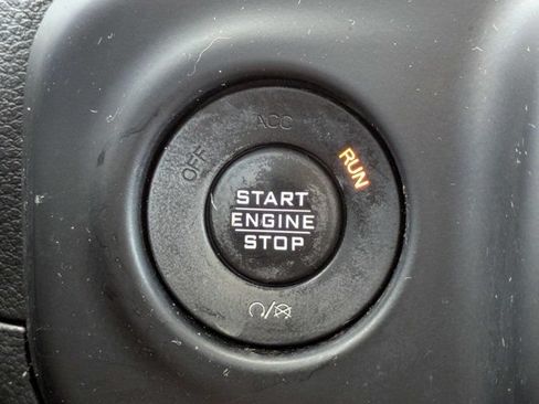 Used 2020 Jeep Gladiator Rubicon AWD/4WD image 34
