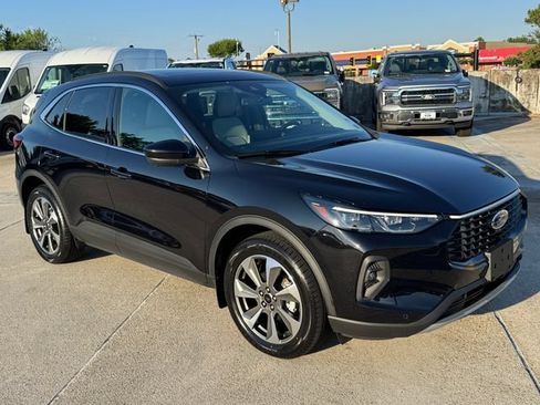 Used 2024 Ford Escape Platinum w/ Class II Trailer Tow Package AWD/4WD image 6