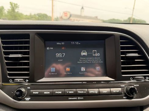 Used 2018 Hyundai Elantra SEL FWD image 16