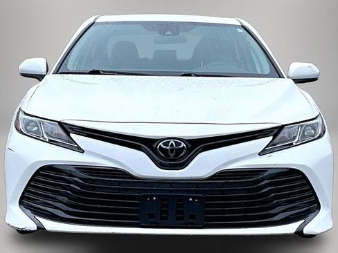 Used 2020 Toyota Camry LE FWD image 3