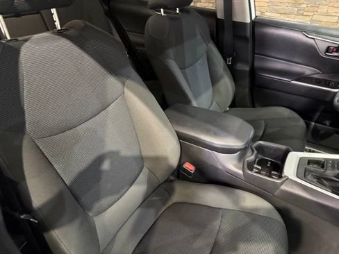 Used 2023 Toyota RAV4 LE AWD/4WD image 27