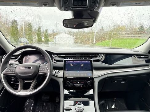 Used 2024 Jeep Grand Cherokee Limited 4xe image 13