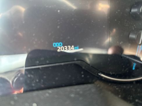 Used 2025 Toyota RAV4 LE image 40