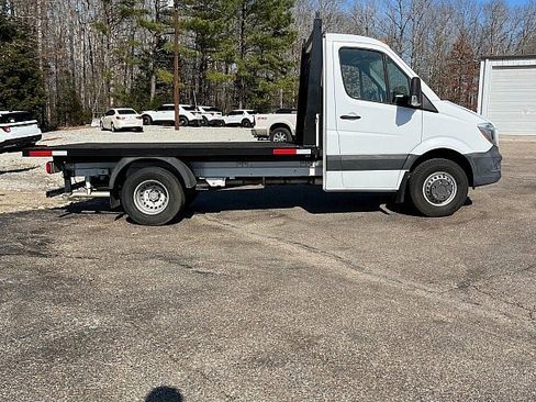 Used 2018 Mercedes-Benz Sprinter 3500 image 8