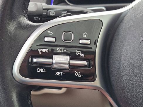 Used 2021 Mercedes-Benz GLB 250 4MATIC image 34