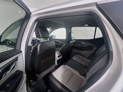 Used 2024 GMC Terrain SLT FWD image 18