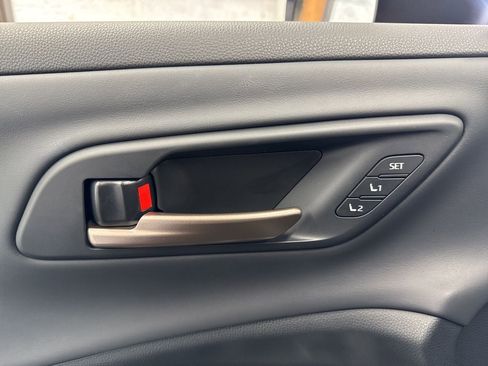 Certified 2024 Toyota Crown Platinum image 36