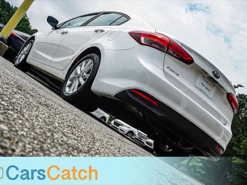 Used 2017 Kia Forte LX w/ LX Popular Package FWD image 5