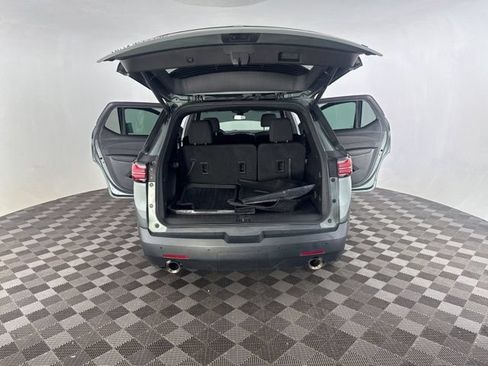 Used 2023 Chevrolet Traverse LT AWD/4WD image 17