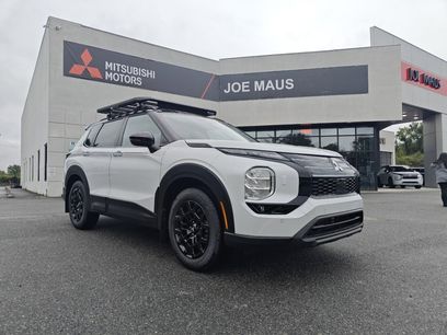 New 2025 Mitsubishi Outlander SE