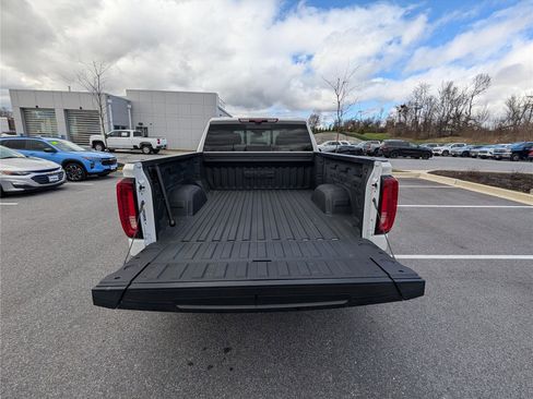 Used 2025 GMC Sierra 1500 Denali w/ Denali Reserve Package AWD/4WD image 13