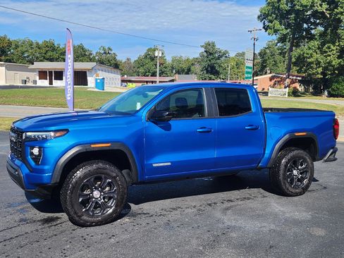 Used 2024 GMC Canyon Elevation w/ Convenience Package image 1