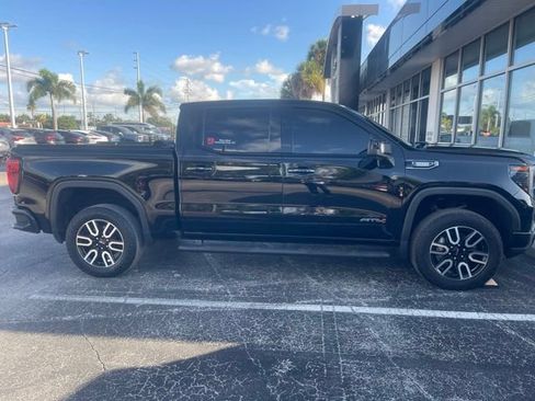 Used 2022 GMC Sierra 1500 AT4 w/ AT4 Preferred Package AWD/4WD image 4