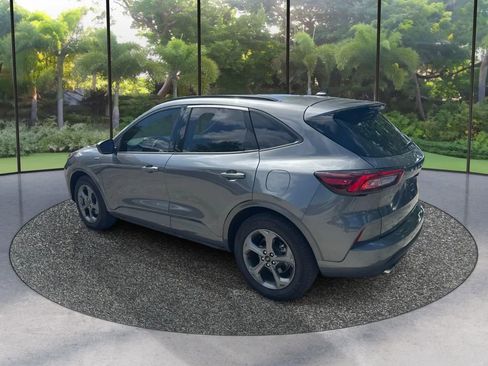Used 2024 Ford Escape ST-Line w/ Tech Pack #1 FWD image 7