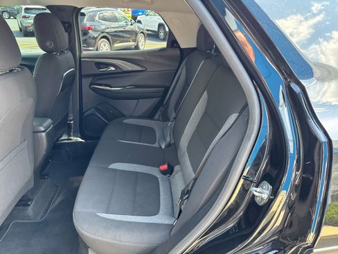 Used 2023 Chevrolet TrailBlazer LT FWD image 15