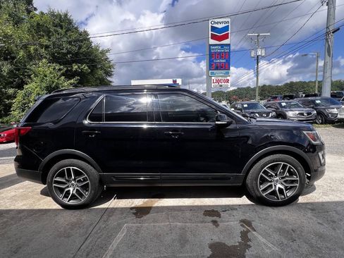 Used 2017 Ford Explorer Sport w/ Equipment Group 401A AWD/4WD image 7