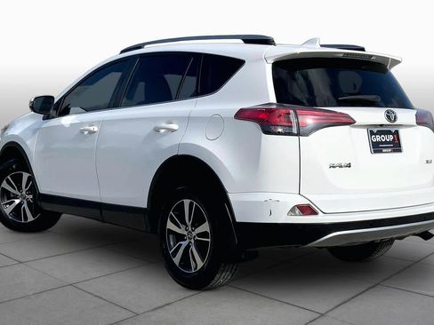 Used 2018 Toyota RAV4 XLE FWD image 12