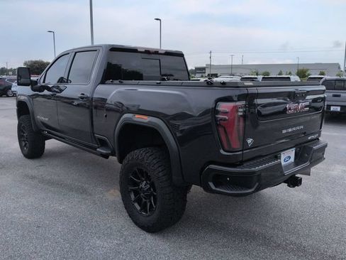 Used 2025 GMC Sierra 2500 AT4X AWD/4WD image 6