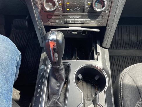 Used 2019 Ford Explorer XLT AWD/4WD image 20