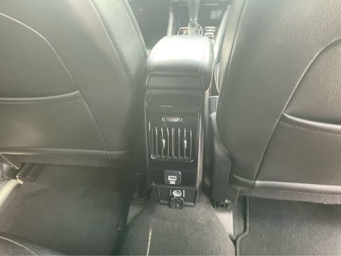 Used 2024 Jeep Compass Latitude AWD/4WD image 26