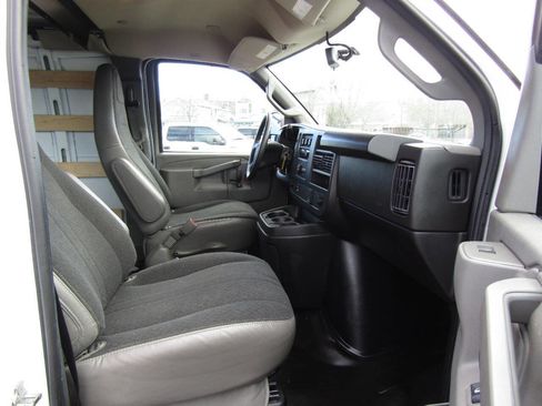 Used 2023 GMC Savana 2500 w/ Driver Convenience Package image 24