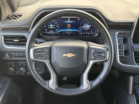 Used 2024 Chevrolet Suburban LT image 34